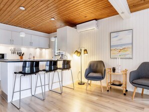 独立别墅 | 私人厨房 | 高脚椅