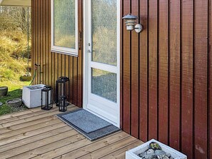 House | Exterior - Cozy Holiday Home in Læsø near Sea (Læsø)
