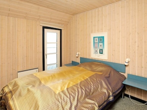 4 bedrooms, individually furnished, cribs/infant beds