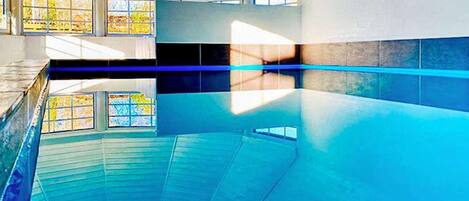 Casa | Piscina | Piscina interna, piscina externa