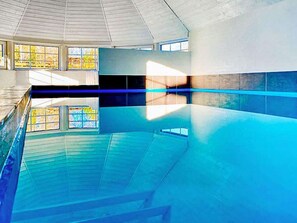 独立别墅 | 泳池 | 室内游泳池，室外游泳池