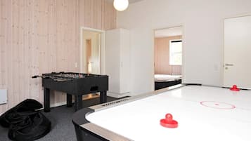 5 soveværelser, baby-/barnesenge
