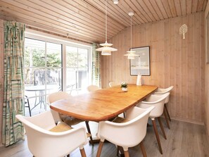 House | Interior - 8 Person Holiday Home in Blavand (Blavand)