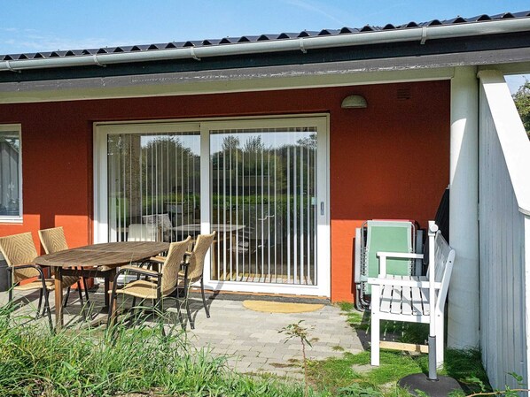 Apartment | Outdoor dining - 4 Person Holiday Home in Aakirkeby (Akirkeby)