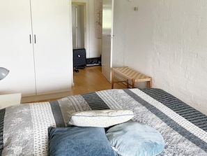 Apartment | 2 bedrooms - 4 Person Holiday Home in Aakirkeby (Akirkeby)