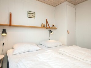 House | Interior - Quaint Holiday Home near Glesborg with Roofed Terrace (Glesborg)