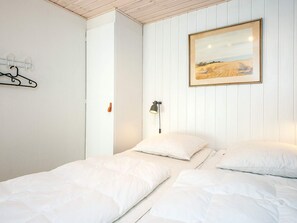House | Interior - Quaint Holiday Home near Glesborg with Roofed Terrace (Glesborg)