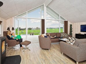 Living area - Luxury Retreat by the Sea - By Traum Ferienwohnungen (Faaborg)