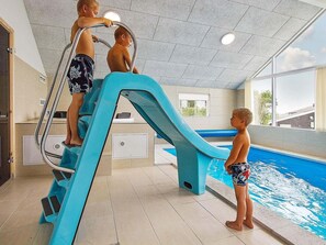 Rumah | Kolam renang | Kolam renang indoor dan kolam renang outdoor