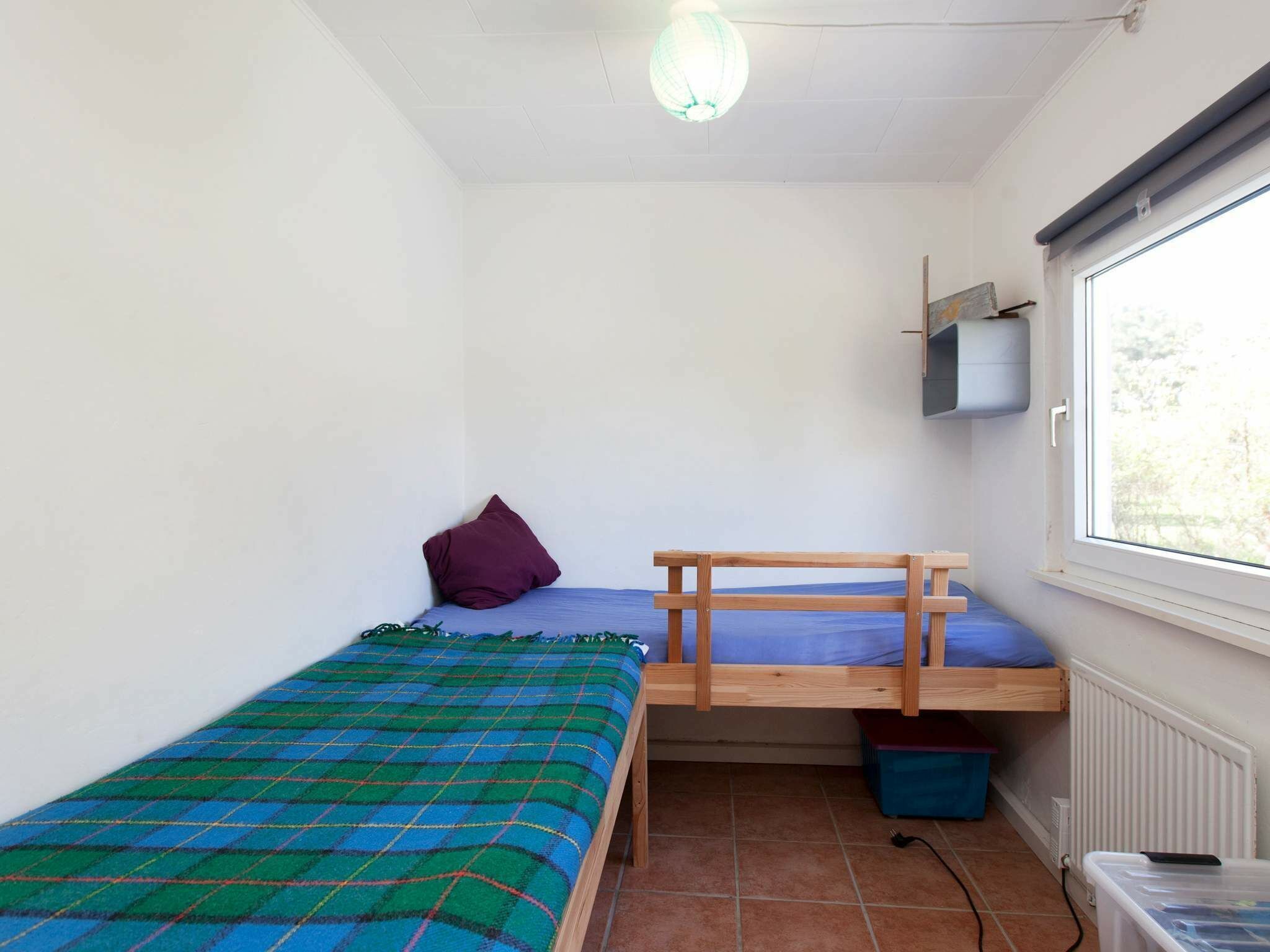 2 bedrooms, cribs/infant beds