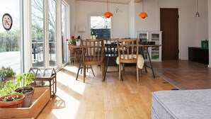 Dining - Charming Holiday Home in Sjællands Odde Near Beach (Sjællands Odde)
