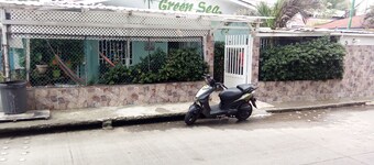 Room in Guest Room - Posada Green Sea in the Harmony Hall Hill Area of San Luis