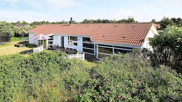 ุงูู
ูุดุฃุฉ ู
ู ุงูุฎุงุฑุฌ