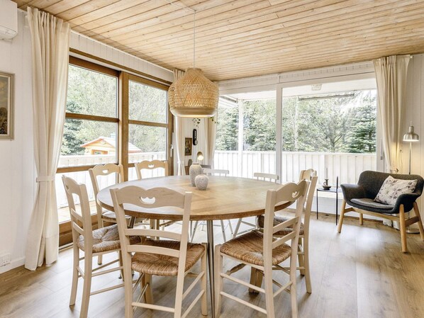 House | Dining