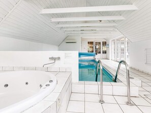 House | Pool | Indoor pool, outdoor pool - 12 Person Holiday Home in Vaeggerlose (Vaeggerlose)