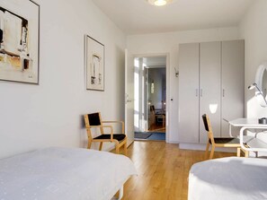 6 bedrooms