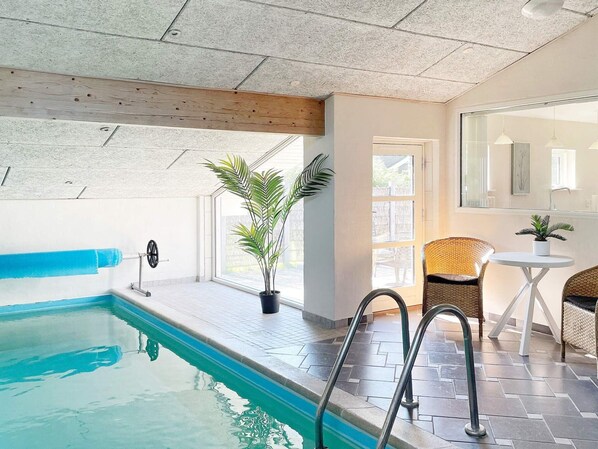 House | Pool