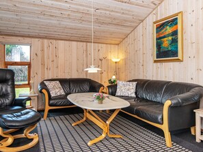 Living area - 6 Person Holiday Home in Tarm (Tarm)