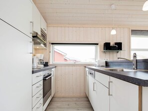 Private kitchen - Holiday Home in Großenbrode (Grossenbrode)