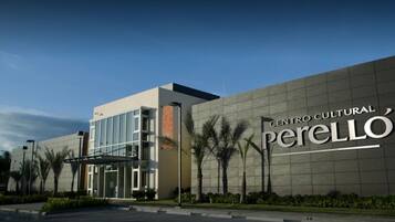 Vila, 5 quartos, para fumantes, piscina particular | Fachada