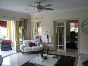 Villa, 5 Bedrooms, Smoking, Private Pool | Living room