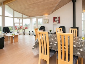 Dining - Vintage Holiday Home in Jutland near Sea (Glesborg)