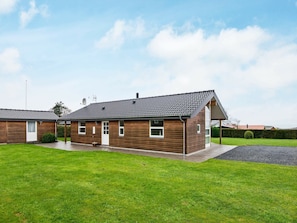 Exterior - Vintage Holiday Home in Jutland near Sea (Glesborg)