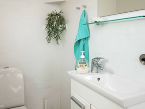 Bathroom - Vintage Holiday Home in Jutland near Sea (Glesborg)