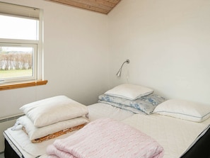 3 bedrooms, cots/infant beds - Vintage Holiday Home in Jutland near Sea (Glesborg)
