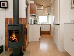 Private kitchen - 4 Person Holiday Home in Blavand (Blavand)