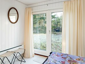 1 bedroom, cots/infant beds - Alluring Holiday Home in Glesborg With Terrace (Glesborg)