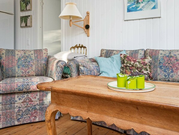 Living room - Alluring Holiday Home in Glesborg With Terrace (Glesborg)