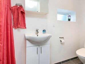Bathroom - Alluring Holiday Home in Glesborg With Terrace (Glesborg)