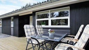 Balcony - Modern Holiday Home in Albaek With Terrace (Aalbaek)