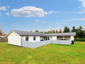 House | Exterior - Enticing Holiday Home in Falster near Sea (Vaeggerlose)