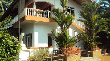 House, 2 Bedrooms, Smoking, Terrace | Exterior