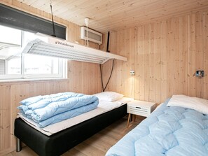 House | 9 bedrooms - 20 Person Holiday Home in Lokken (Lokken)
