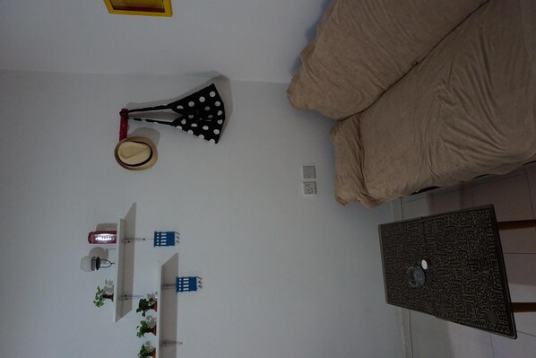 Unclassified image, 1 of 11, button