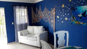 TV - Modern and Colorful Condo (Santo Domingo Este)