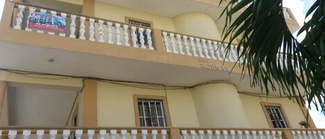 Apartment, 2 Bedrooms, Smoking, Balcony | Property entrance