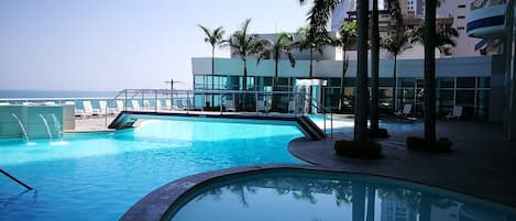 Apartment, 3 Bedrooms, Accessible, Smoking | Pool | Outdoor pool