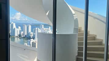 Apartment, 3 Bedrooms, Accessible, Smoking | Interior