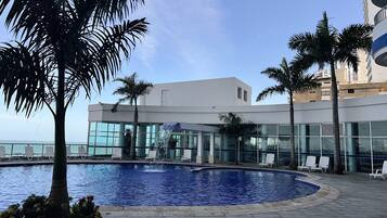 LÀgenhet - 3 sovrum - tillgÀnglighetsanpassat - rökare | Pool | Utomhuspool