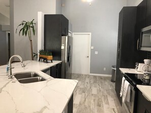 Ferienhaus, 3 Schlafzimmer, eigener Pool, Poolblick | Innenbereich