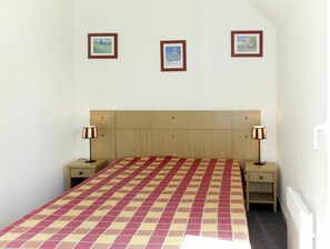2 quartos, berço de viagem, Wi-Fi (sobretaxa), roupa de cama