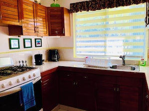 Villa, 3 Bedrooms, Balcony, Garden View | Interior