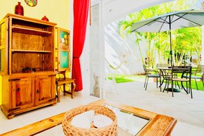 วิลล่า, 4 ห้องนอน, ระเบียง, วิวสวน | บริเวณนั่งเล่น