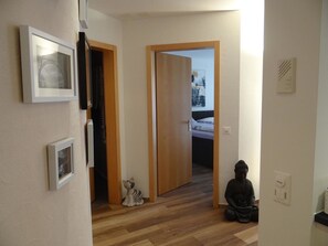 Interior - Cosy apartment for 4 guests with WIFI, TV, balcony and pets allowed (Engelberg)
