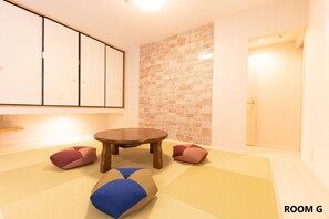 Interior - VILLAGTheater room JapaneseWestern style room 4 / Ashigarashimo-gun Kanagawa (Ashigarashimo-gun)