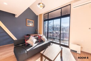 TV - VILLABWesternstyle room 534room with loftMa / Ashigarashimo-gun Kanagawa (Ashigarashimo-gun)